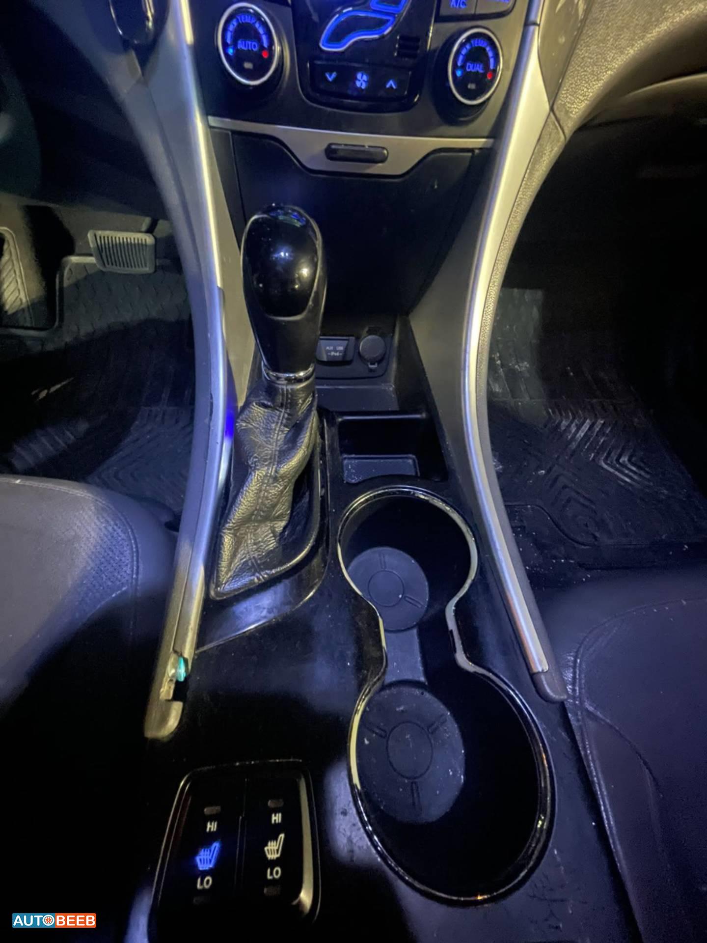 Hyundai Sonata 2012