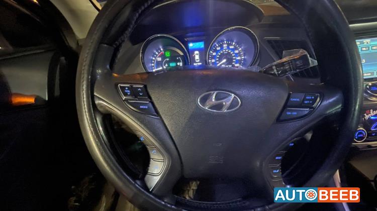 Hyundai Sonata 2012