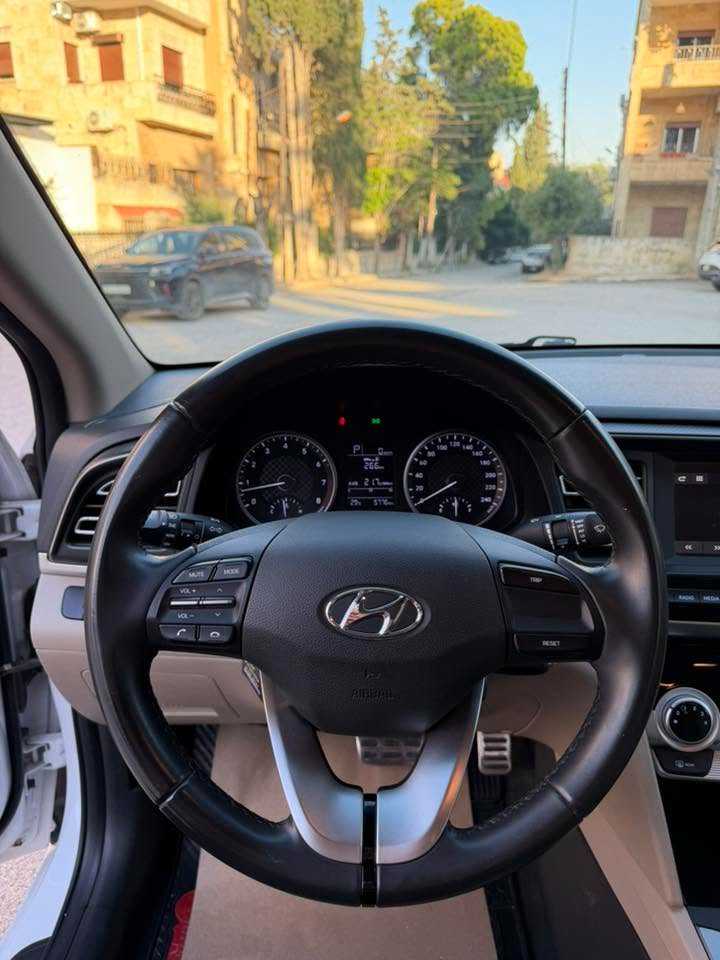 Hyundai Elantra 2020