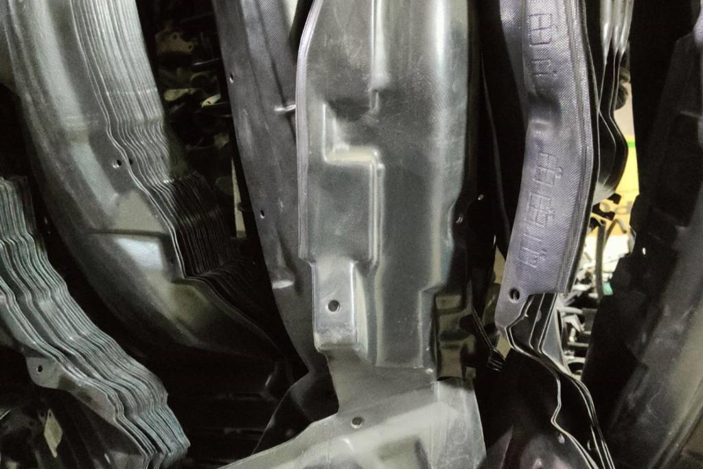 Body  RR BUMPER Mitsubishi Galant