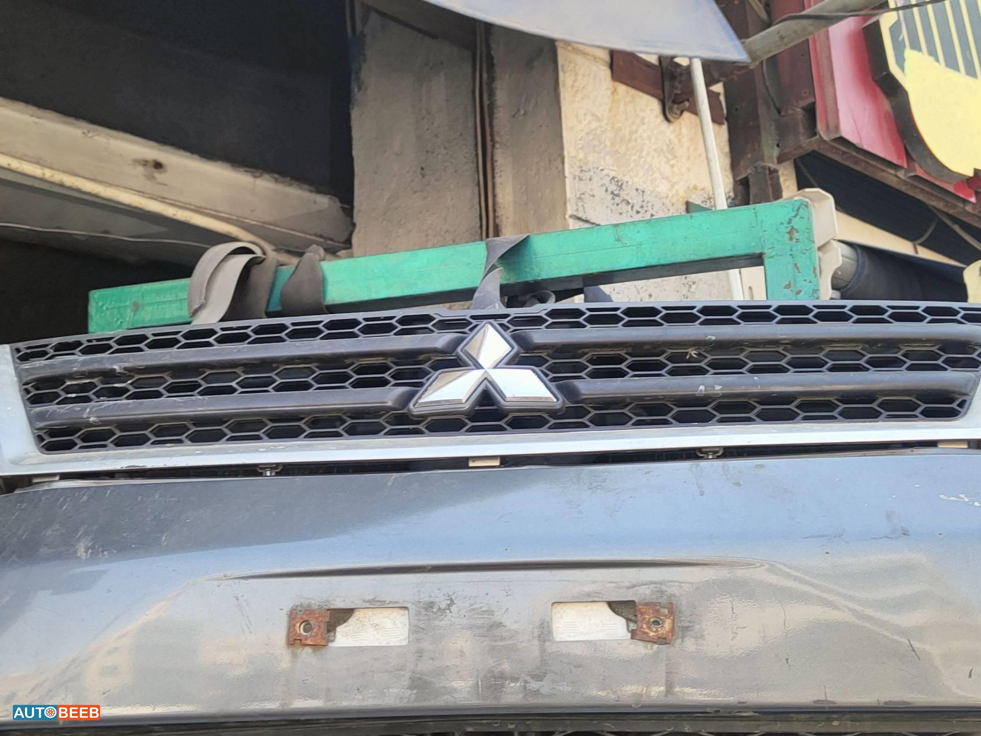 Body  Grilles Mitsubishi Outlander