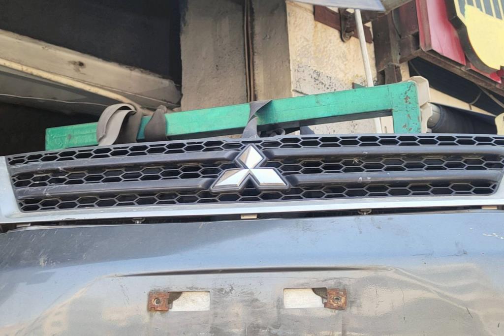 Body  Grilles Mitsubishi Outlander