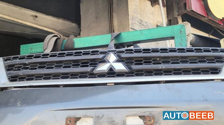 Body  Grilles Mitsubishi Outlander