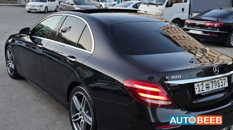 مرسيدس بنز E300 2025