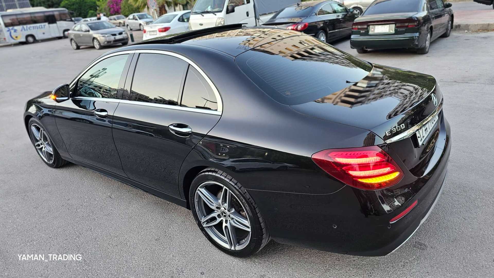مرسيدس بنز E300 2025