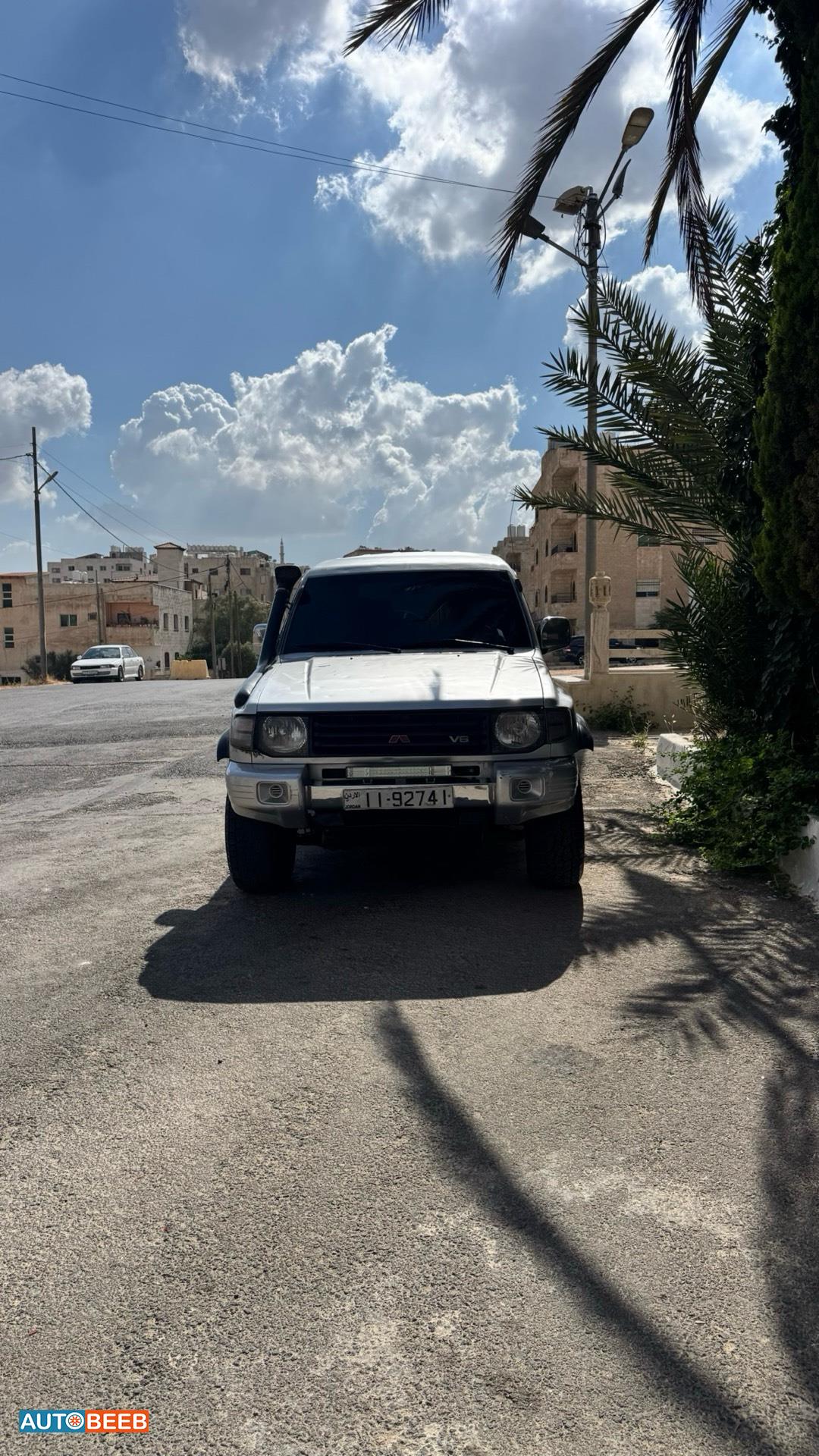 Mitsubishi Pajero 2000