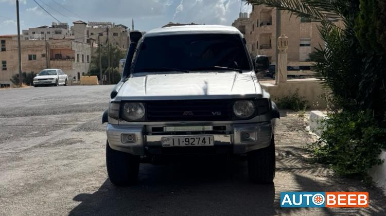 Mitsubishi Pajero 2000