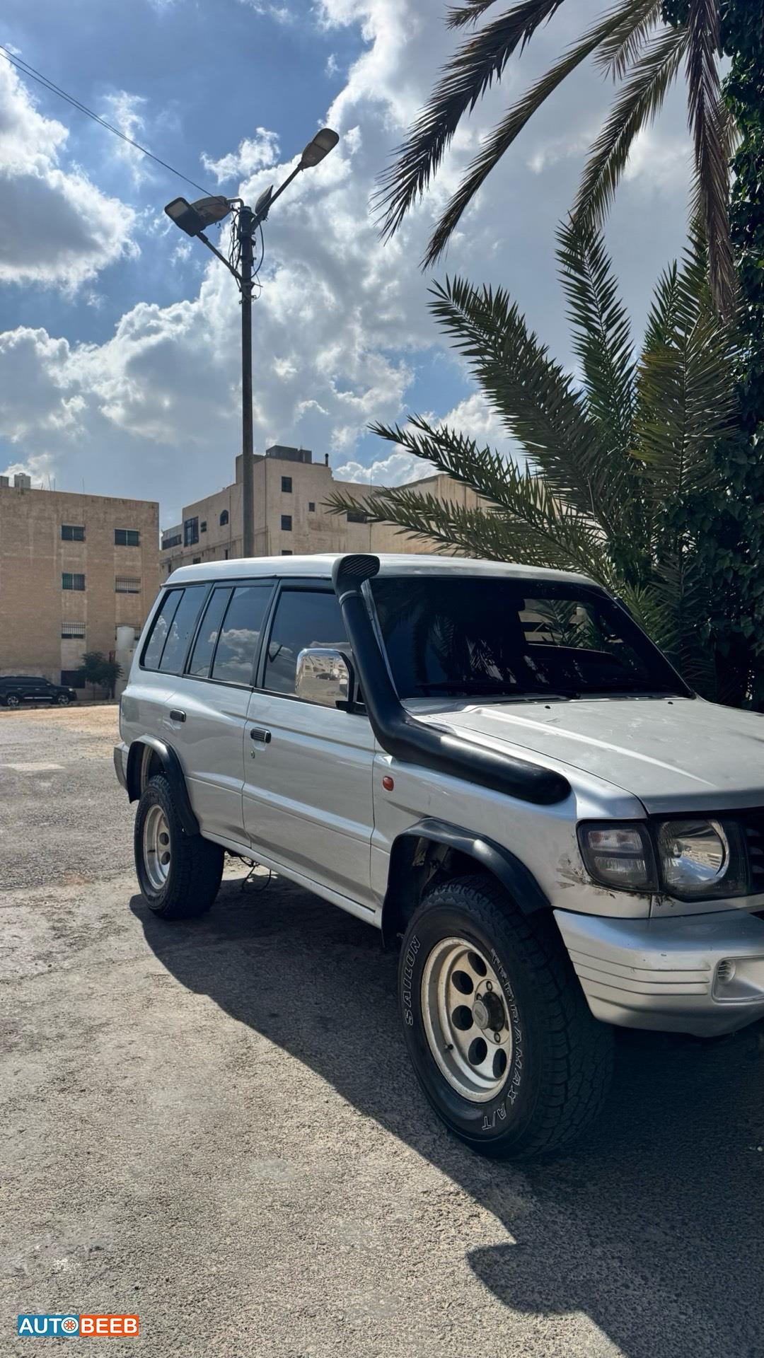 Mitsubishi Pajero 2000