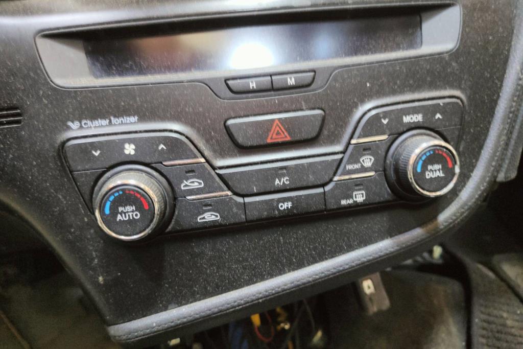 Cabin  Dashboard KIA Optima