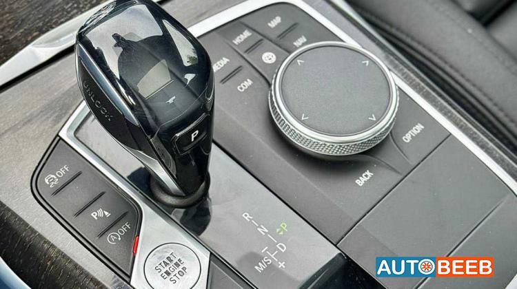 بي ام دبليو 330i 2020