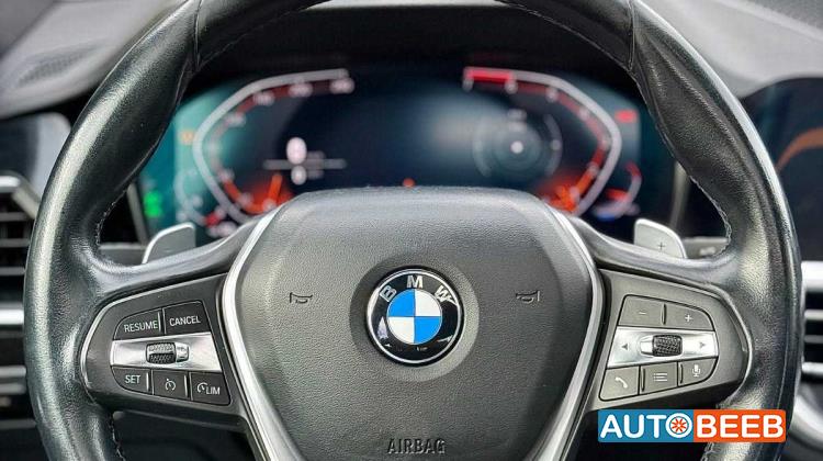 بي ام دبليو 330i 2020