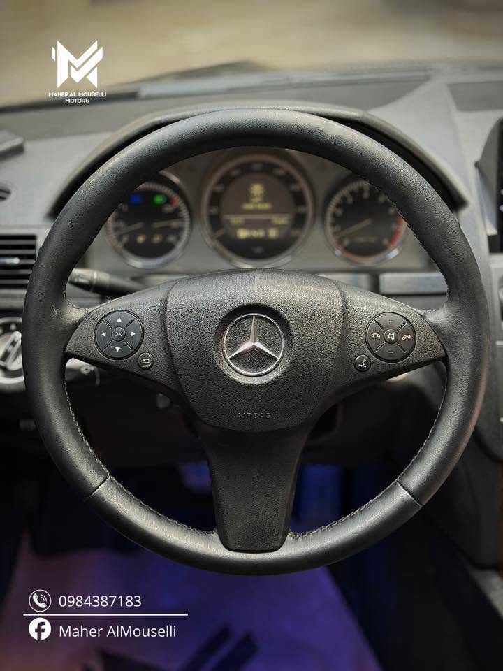 Mercedes Benz C300 2011