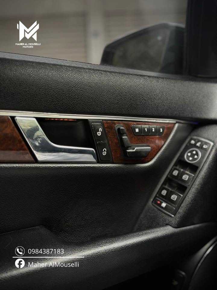 Mercedes Benz C300 2011
