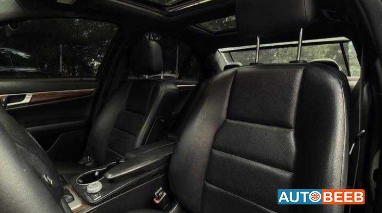 Mercedes Benz C300 2011