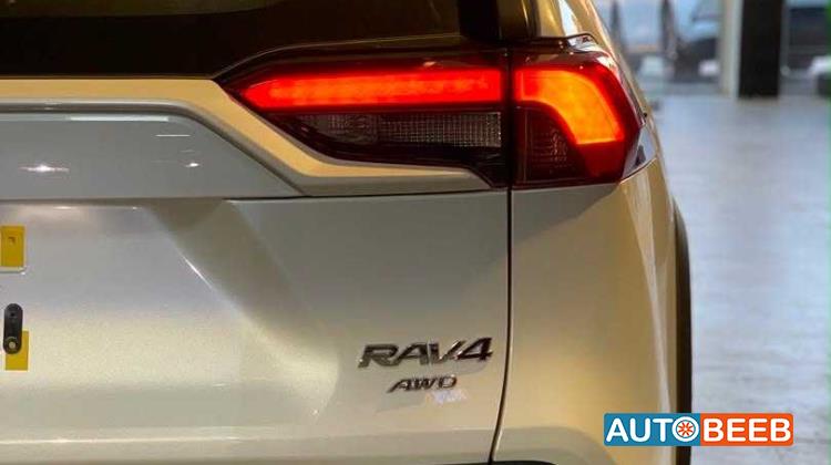 Toyota RAV4 2025