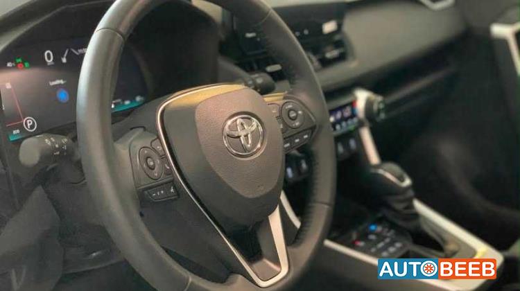 Toyota RAV4 2025