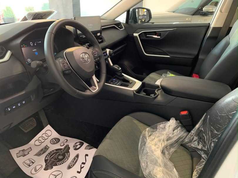 Toyota RAV4 2025
