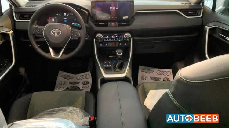 Toyota RAV4 2025