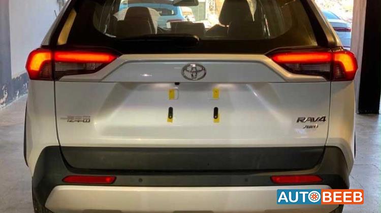 Toyota RAV4 2025