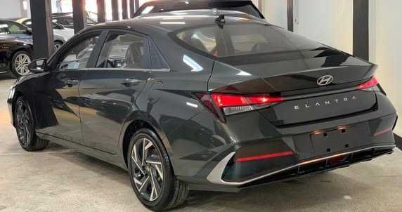 Hyundai Elantra 2025