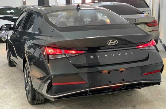 Hyundai Elantra 2025