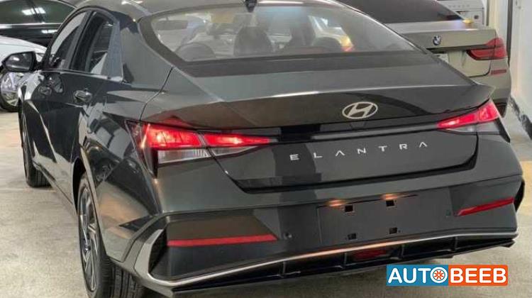 Hyundai Elantra 2025