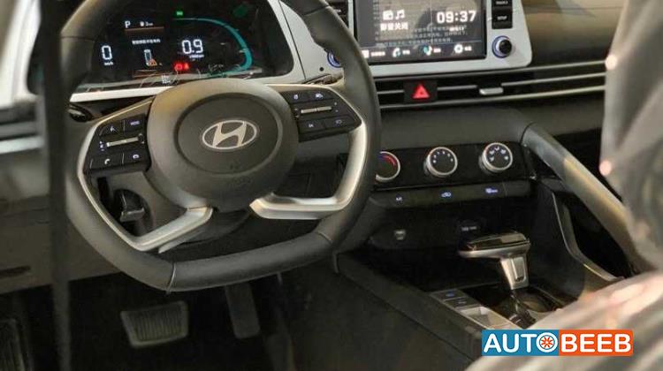 Hyundai Elantra 2025