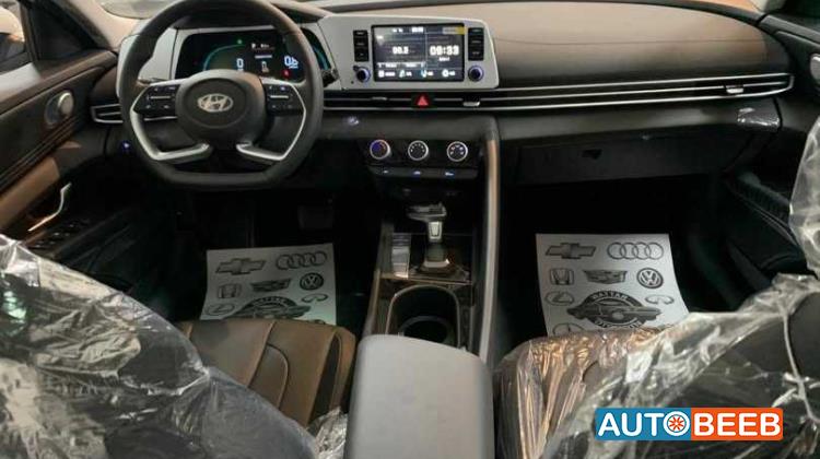 Hyundai Elantra 2025