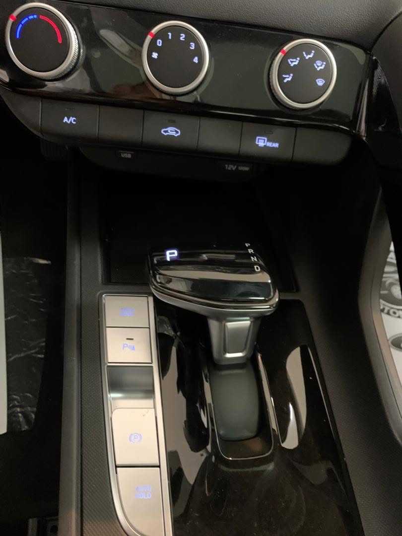 Hyundai Elantra 2025