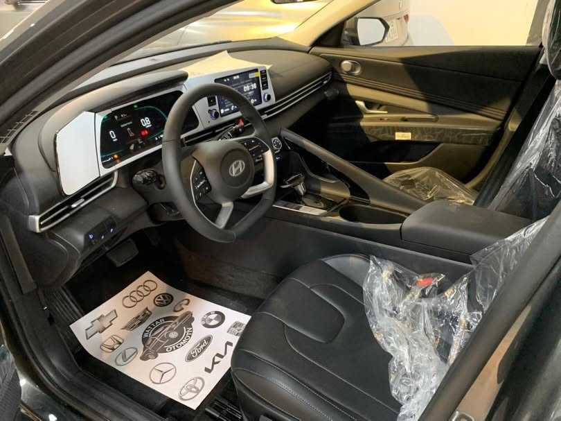 Hyundai Elantra 2025
