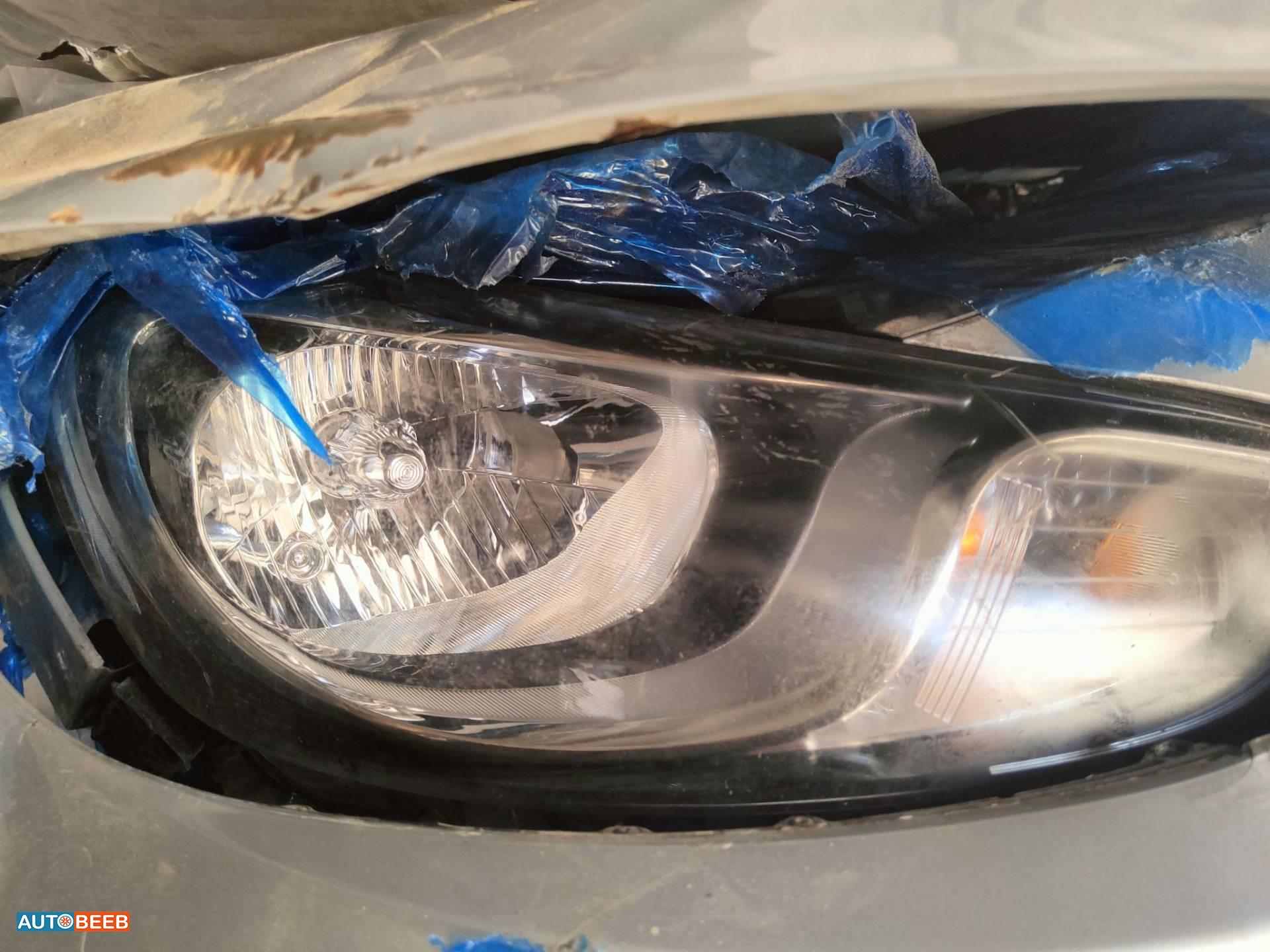 Lights Front light Hyundai Accent