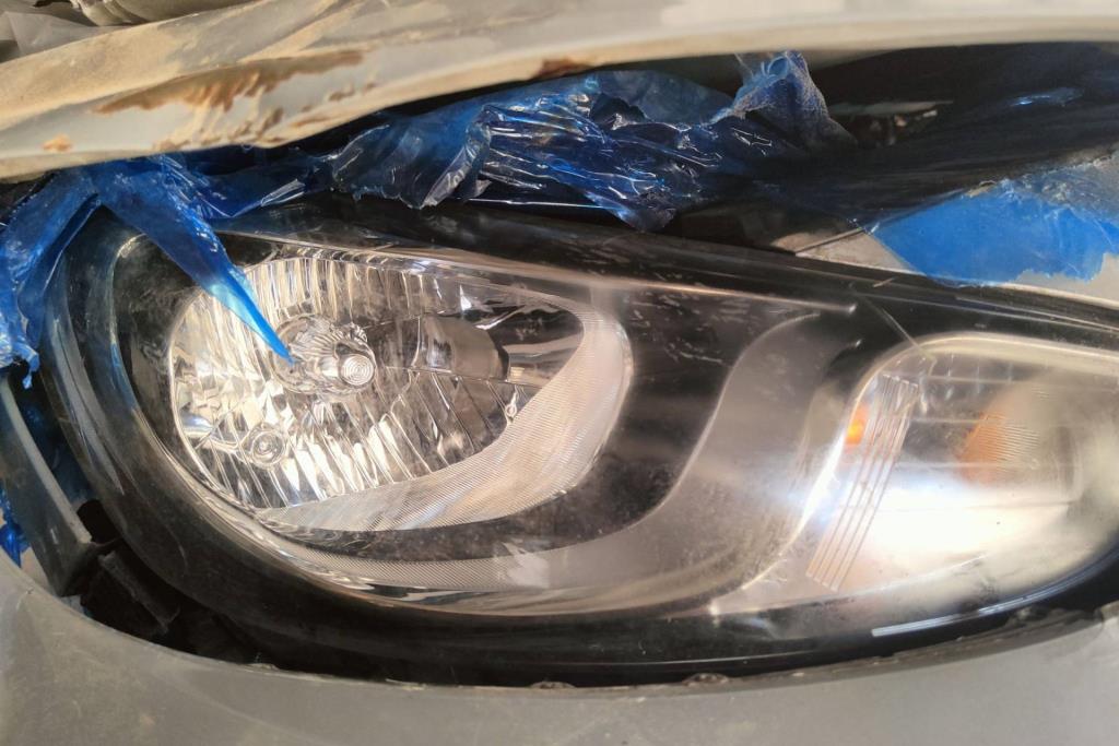 Lights Front light Hyundai Accent
