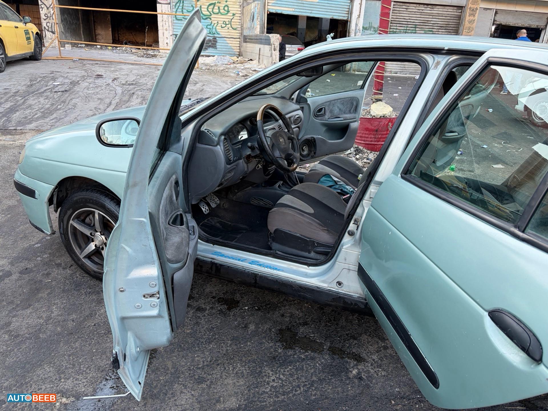 رينو ميجان 2000