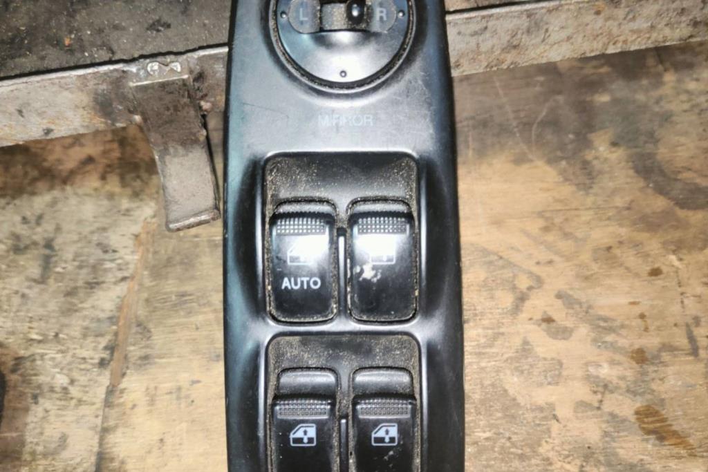 مجمع كبسات شباك هيونداي افانتي XD 2001 2002