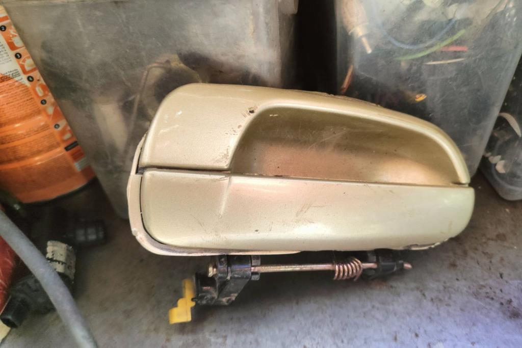 Body  Door Handle  Hyundai Verna