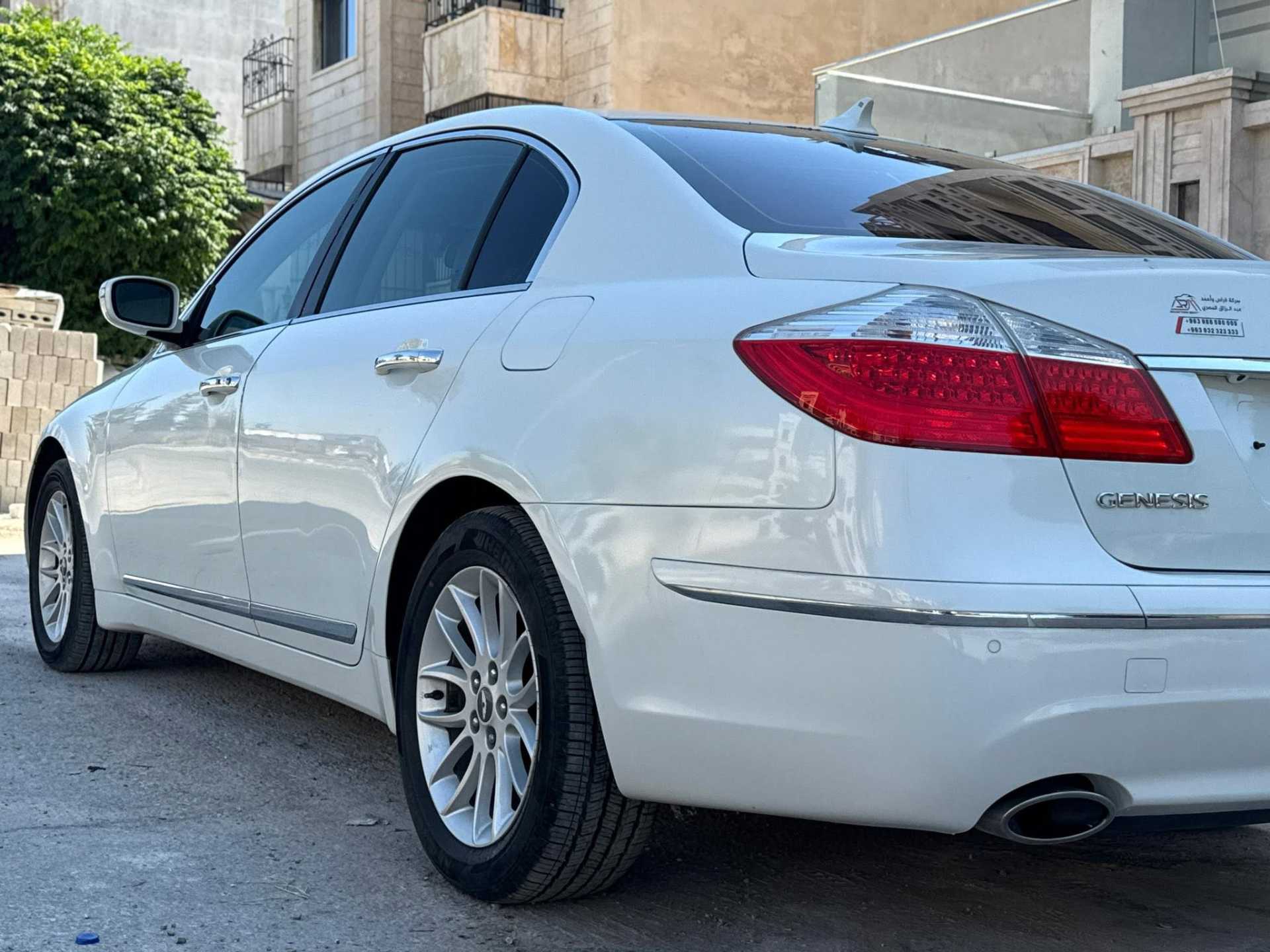 هيونداي جينيسيس 2010