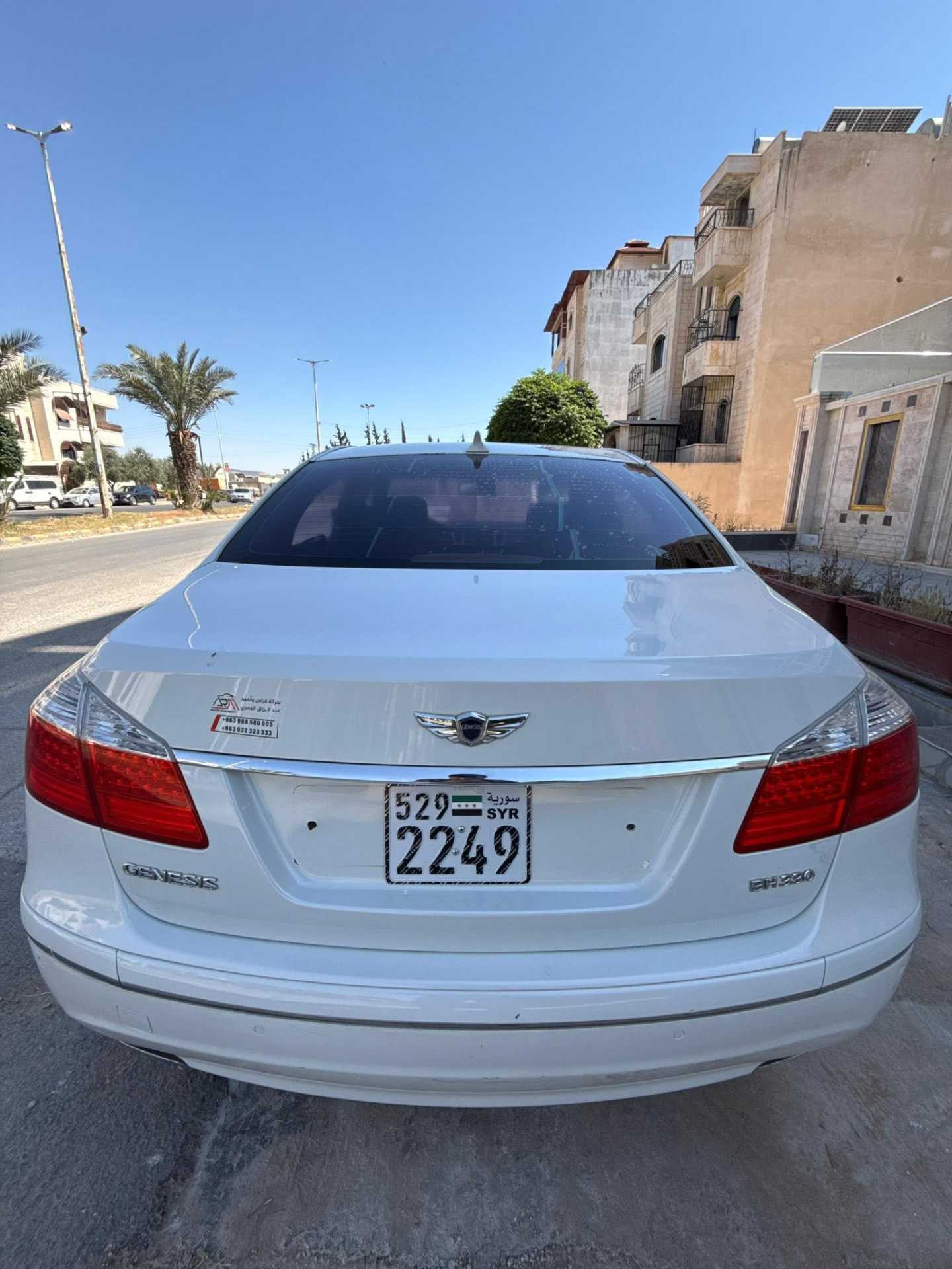 هيونداي جينيسيس 2010