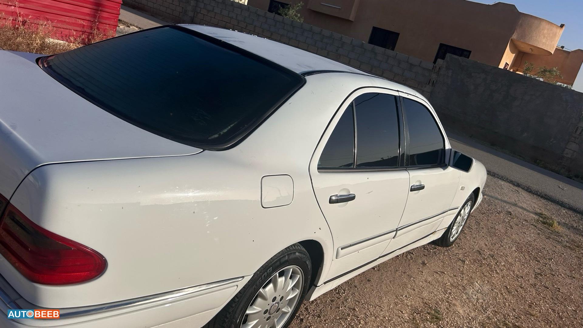 مرسيدس بنز E200 1999