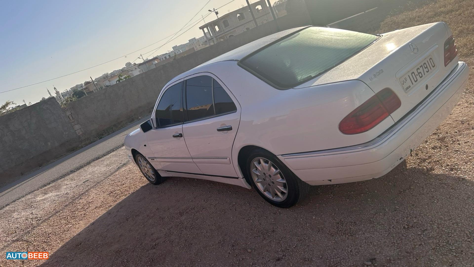مرسيدس بنز E200 1999