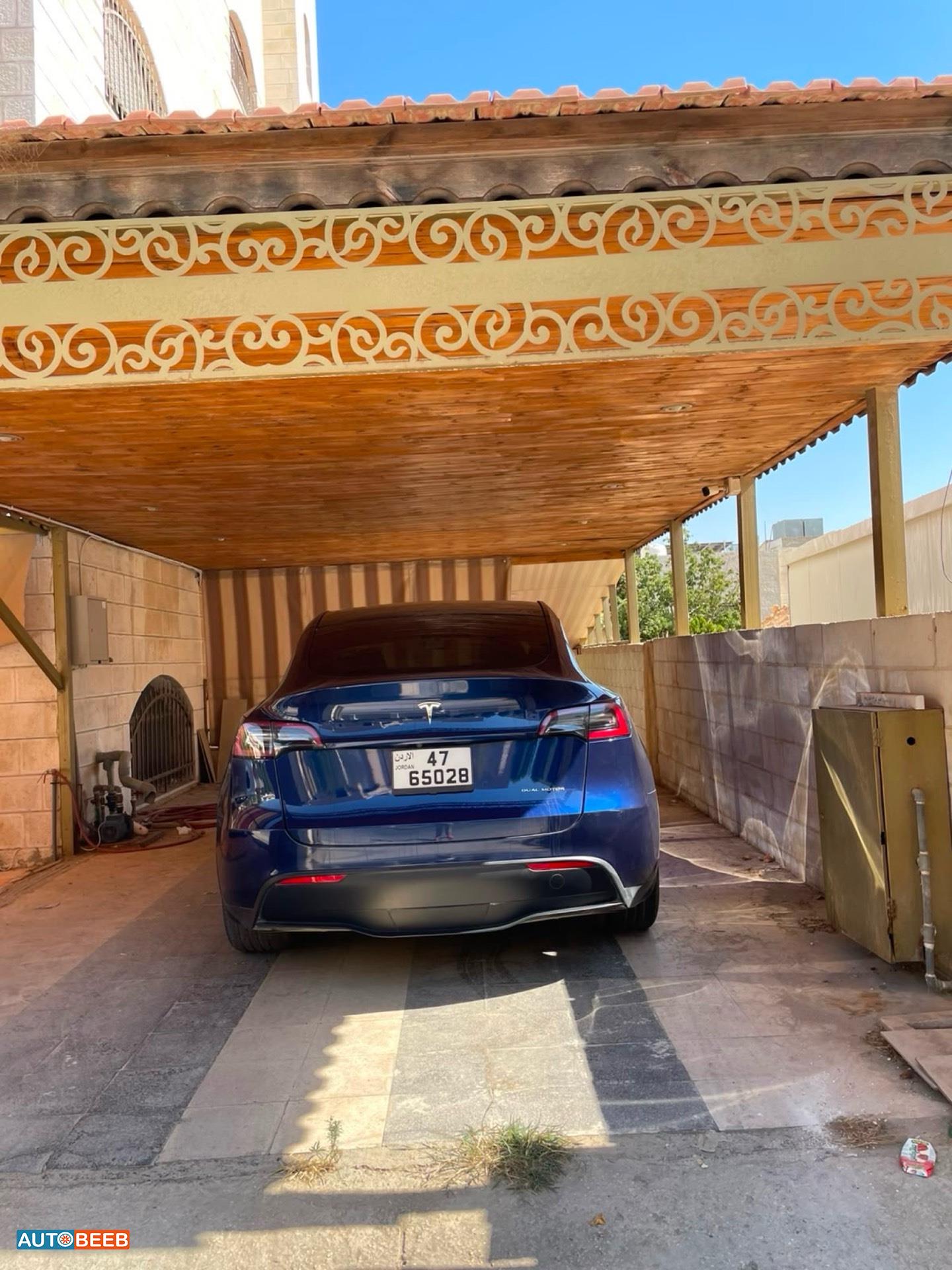 Tesla Y 2023