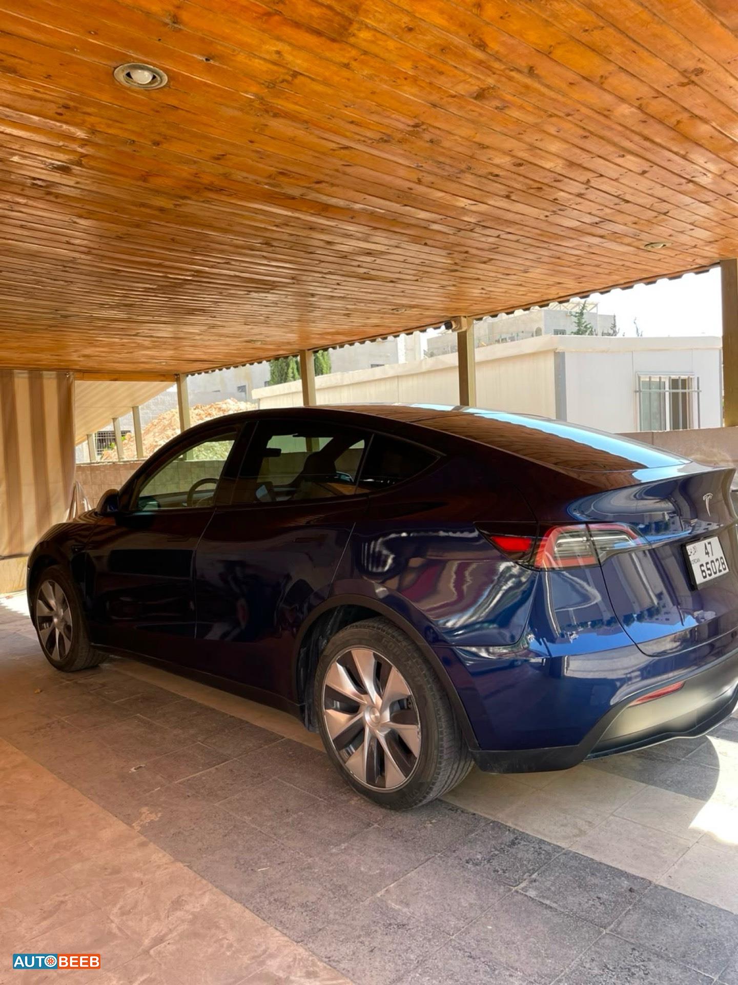 Tesla Y 2023