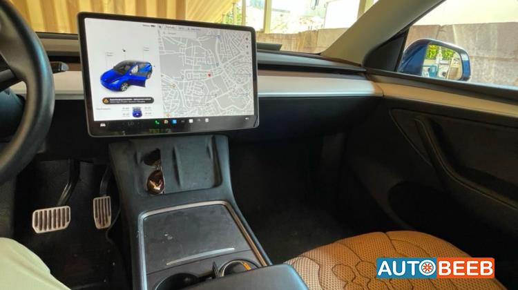 Tesla Y 2023