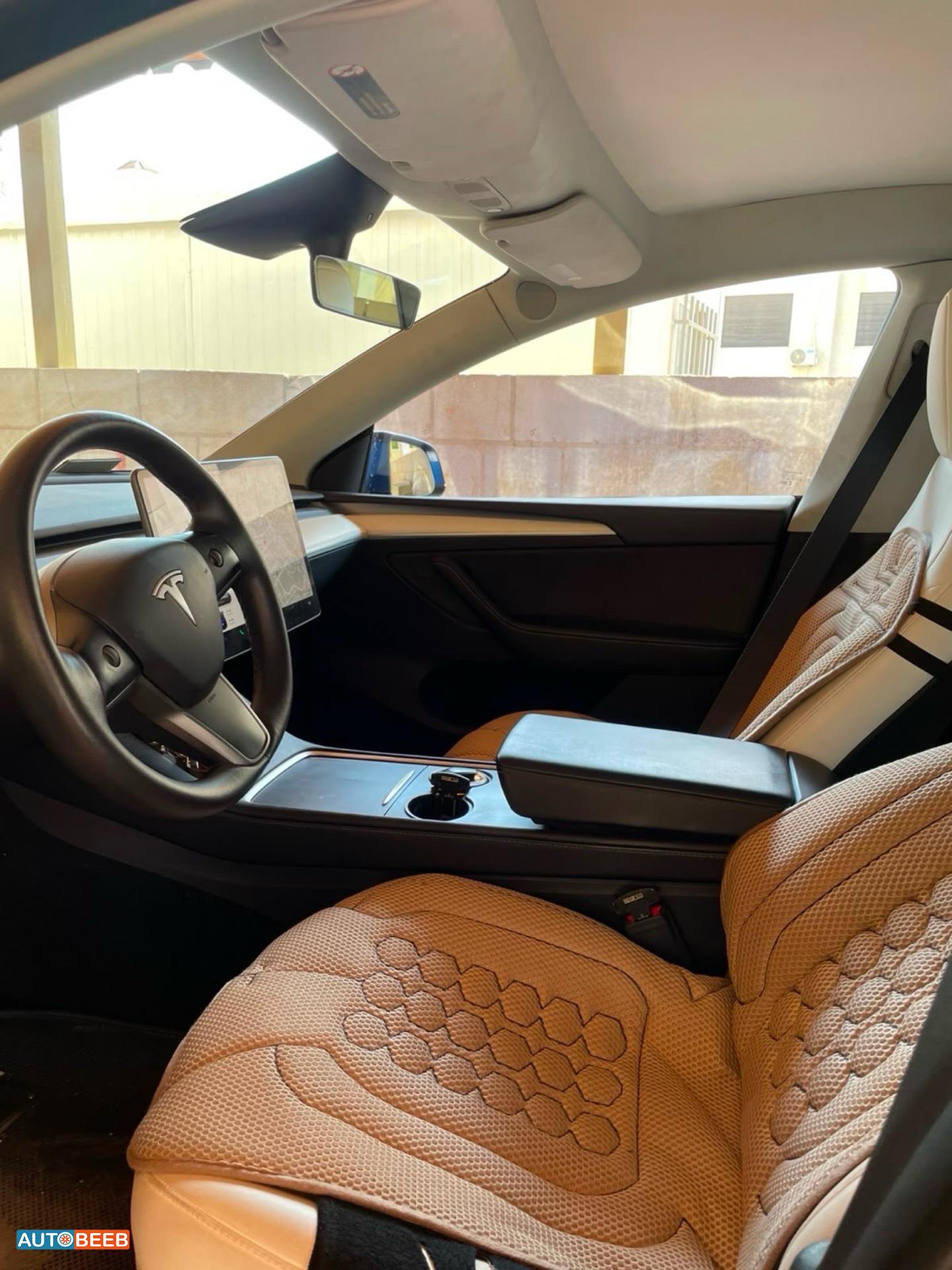 Tesla Y 2023