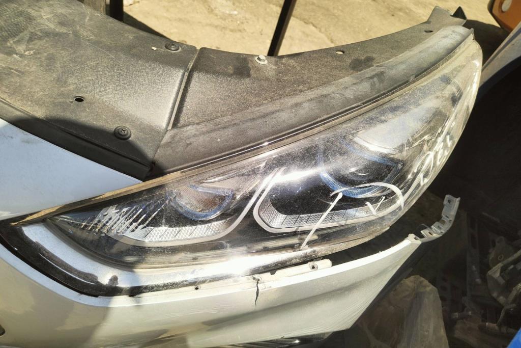 Lights Front light Hyundai Accent