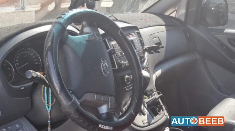 Minivan Hyundai 2018