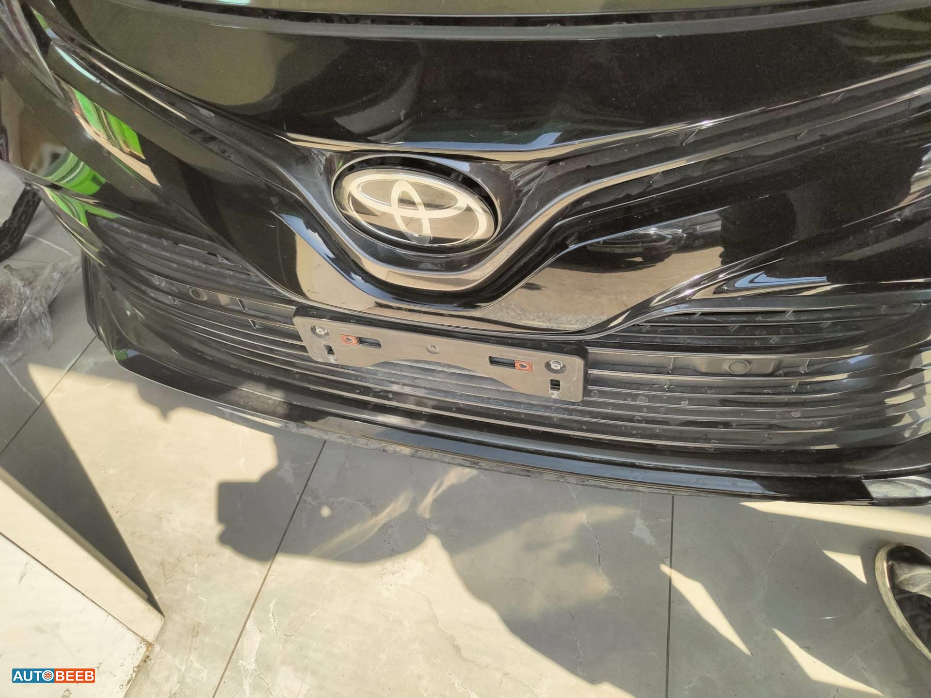 Body  Grilles Toyota Camry