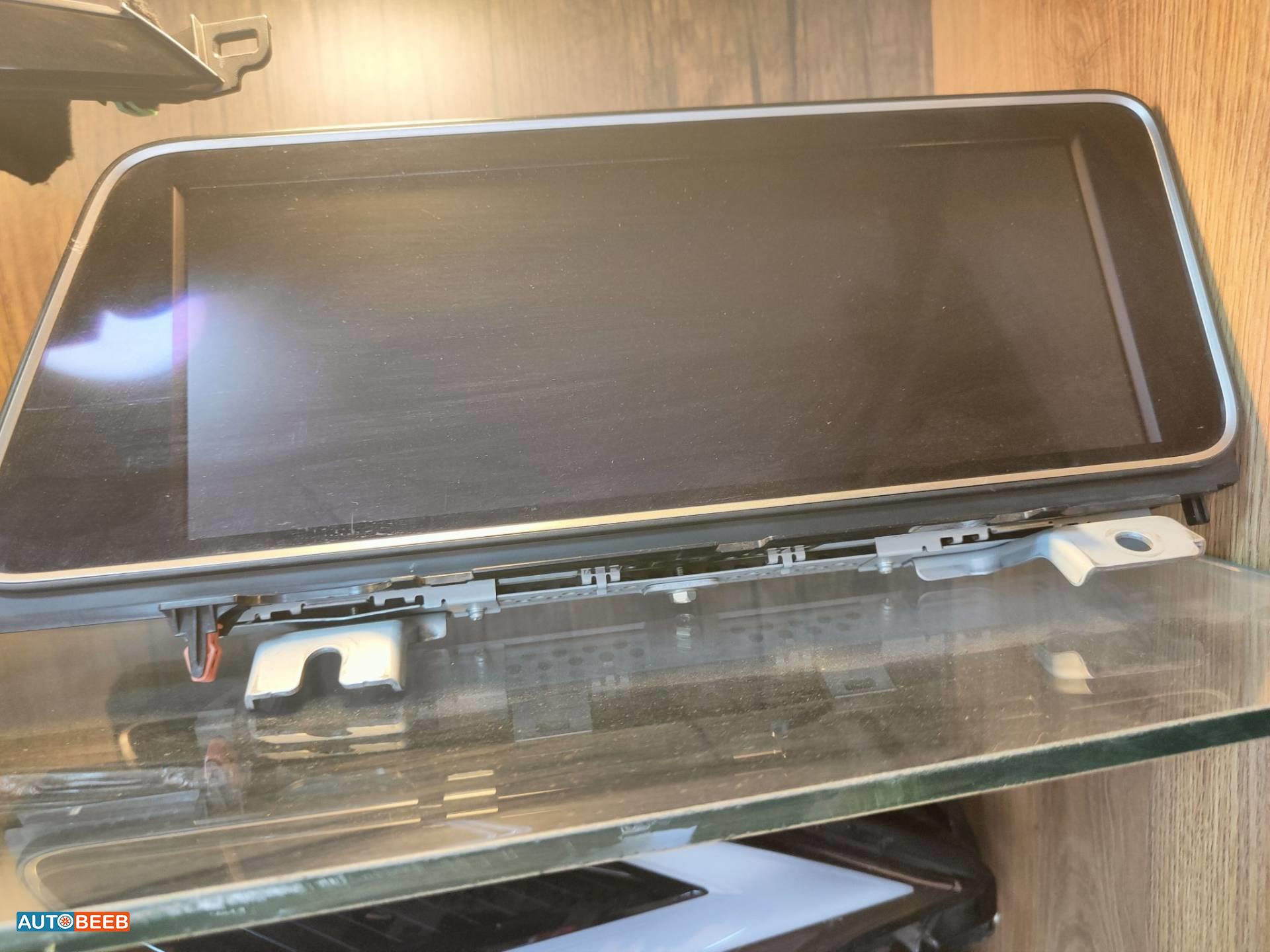 Electronics DVD Player Lexus NX300