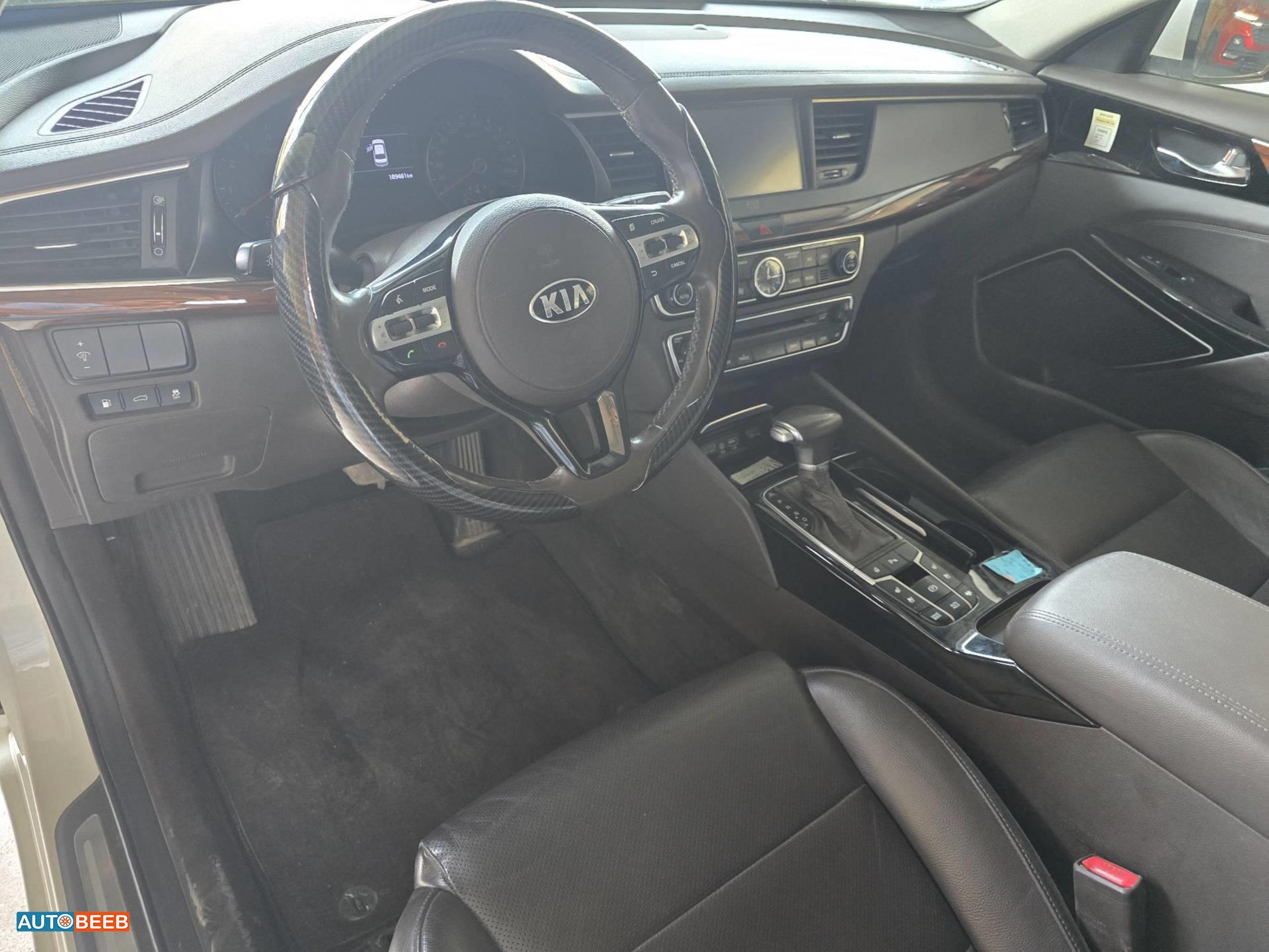 KIA Cadenza 2016