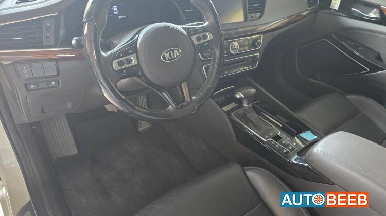 KIA Cadenza 2016