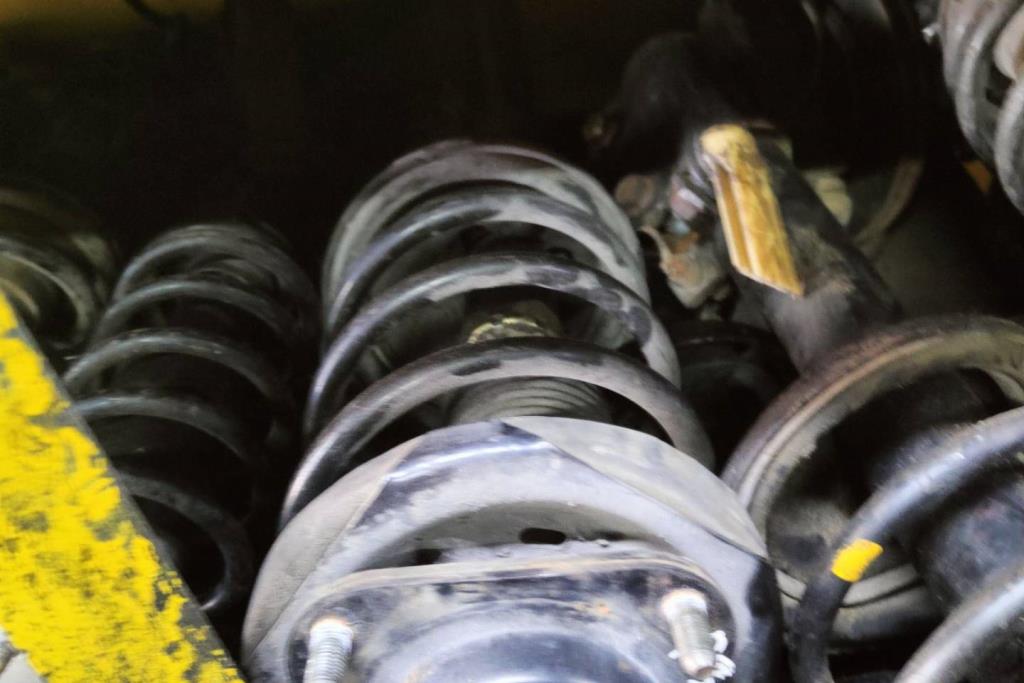  Shock Absorber Mazda 